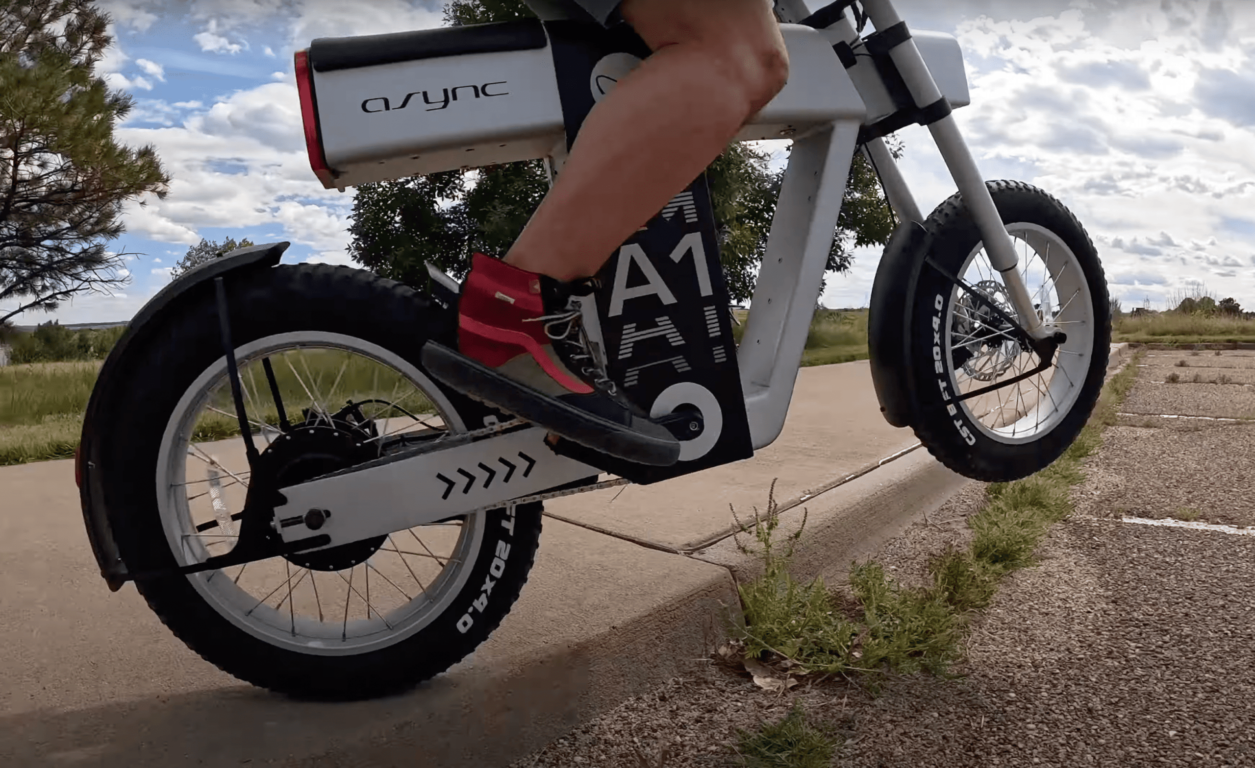 async-a1-e-bike-the-futuristic-ride-that-echoes-teslas-cybertruck-14