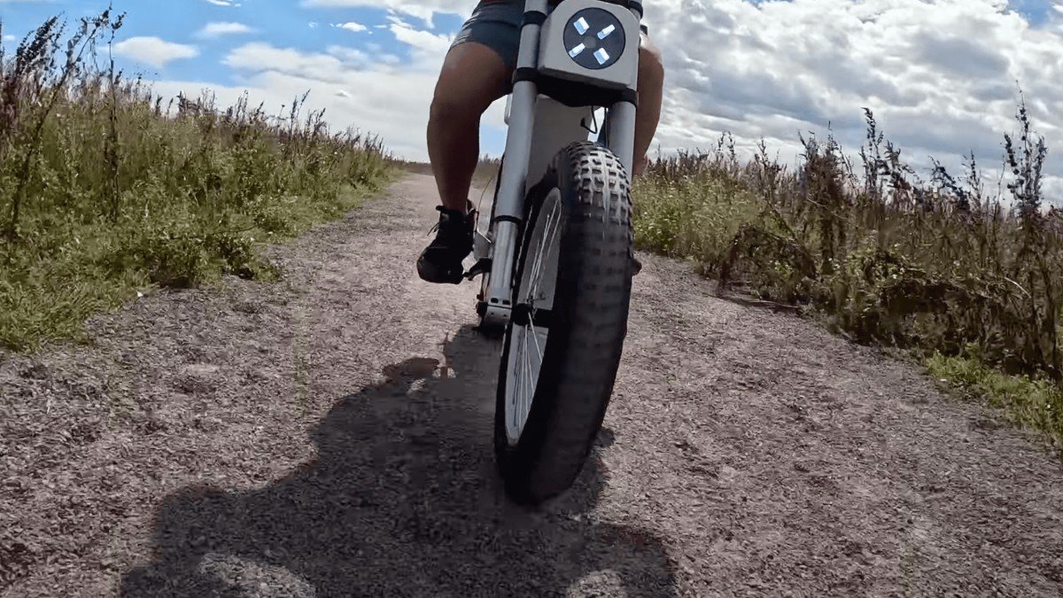 2023 ASYNC A1 async-a1-e-bike-the-futuristic-ride-that-echoes-teslas-cybertruck-15