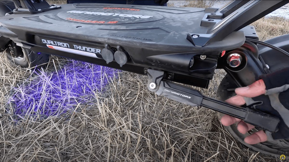 2023 Dualtron Thunder 3 deck charging ports