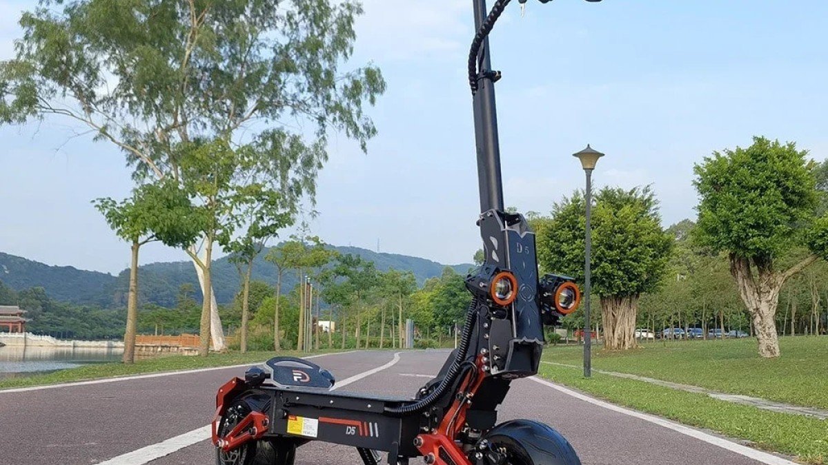 Best Electric Scooter For Potholes & Bumpy Roads