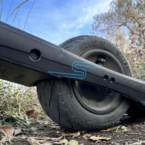 onewheel-s-series-the-worlds-first-high-performance-onewheel-for-racers-and-average-riders-me-0