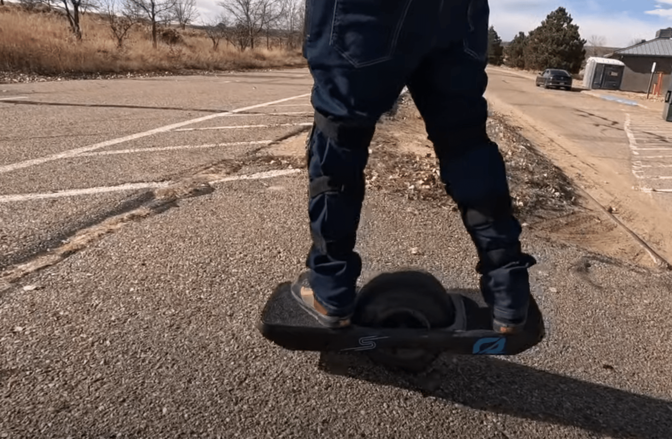 onewheel-s-series-the-worlds-first-high-performance-onewheel-for-racers-and-average-riders-me-4