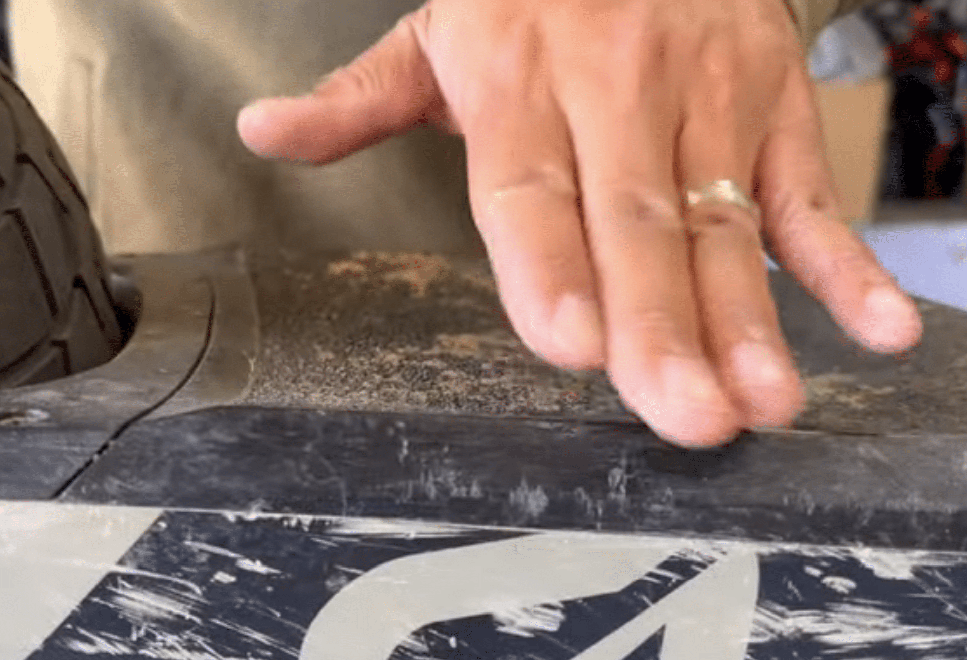 onewheel-s-series-the-worlds-first-high-performance-onewheel-for-racers-and-average-riders-me-5