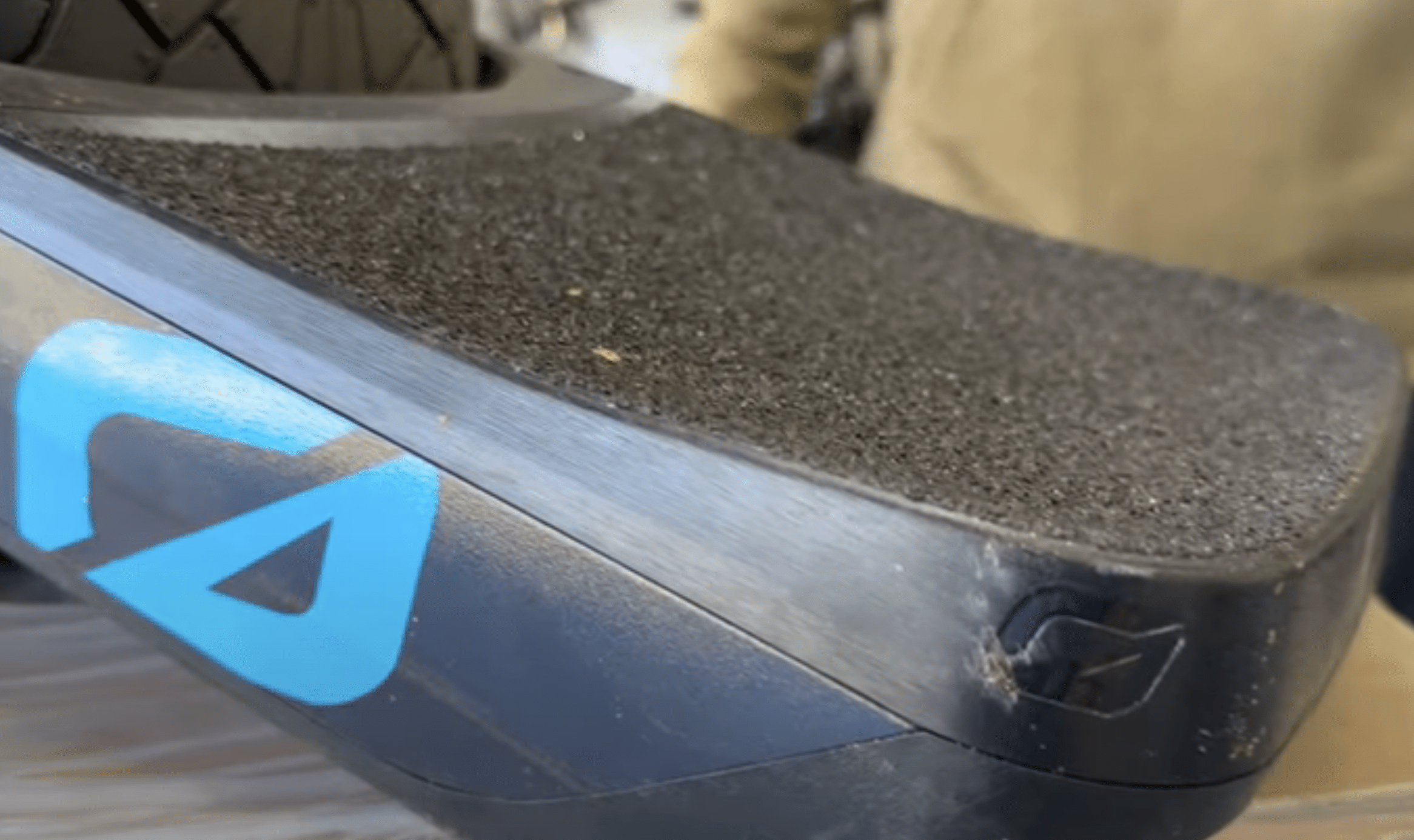 onewheel-s-series-the-worlds-first-high-performance-onewheel-for-racers-and-average-riders-me-6