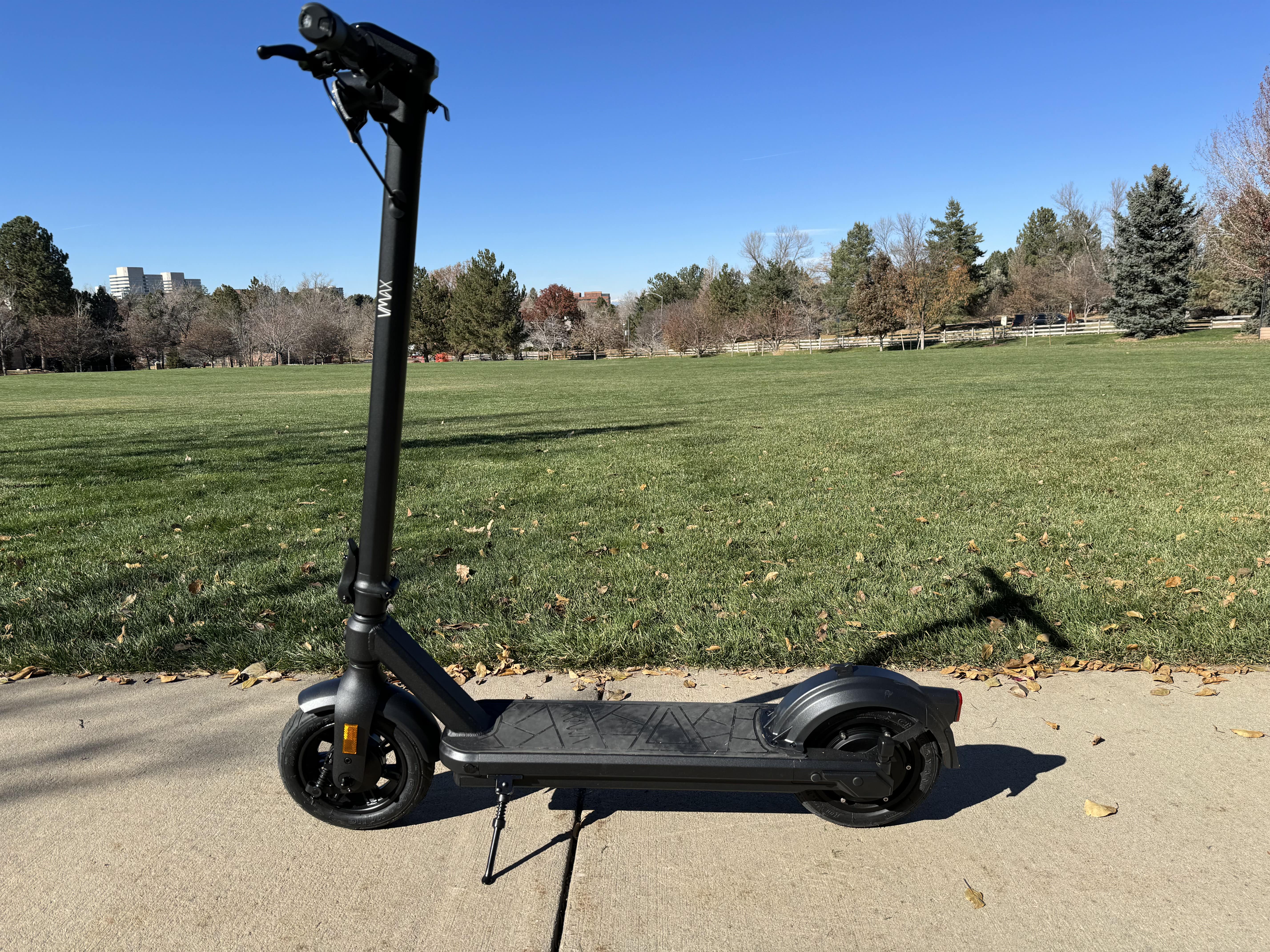 vmax-vx2-pro-electric-scooter-review-swiss-precision-for-stylish-commuting-in-the-usa-7