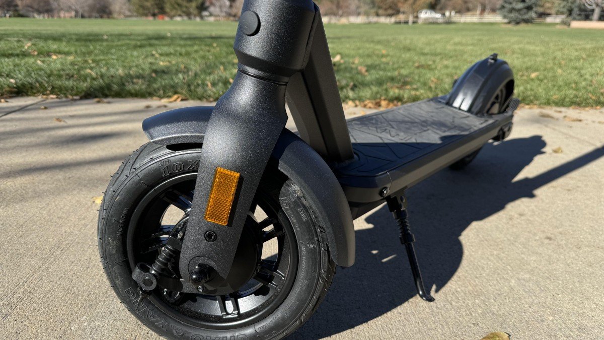 2024 VMAX VX2 Pro vmax-vx2-pro-electric-scooter-review-swiss-precision-for-stylish-commuting-in-the-usa-8