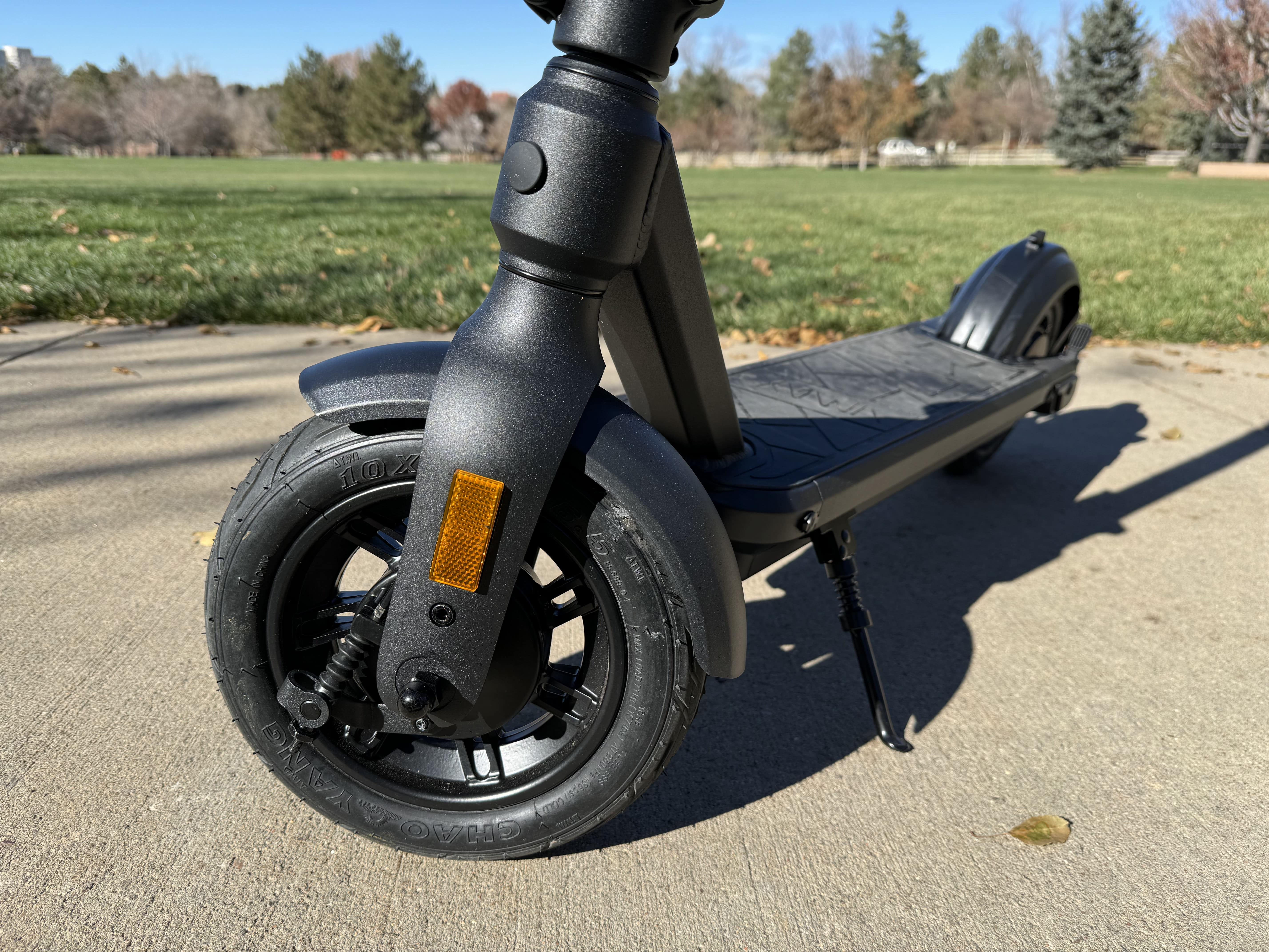 vmax-vx2-pro-electric-scooter-review-swiss-precision-for-stylish-commuting-in-the-usa-8
