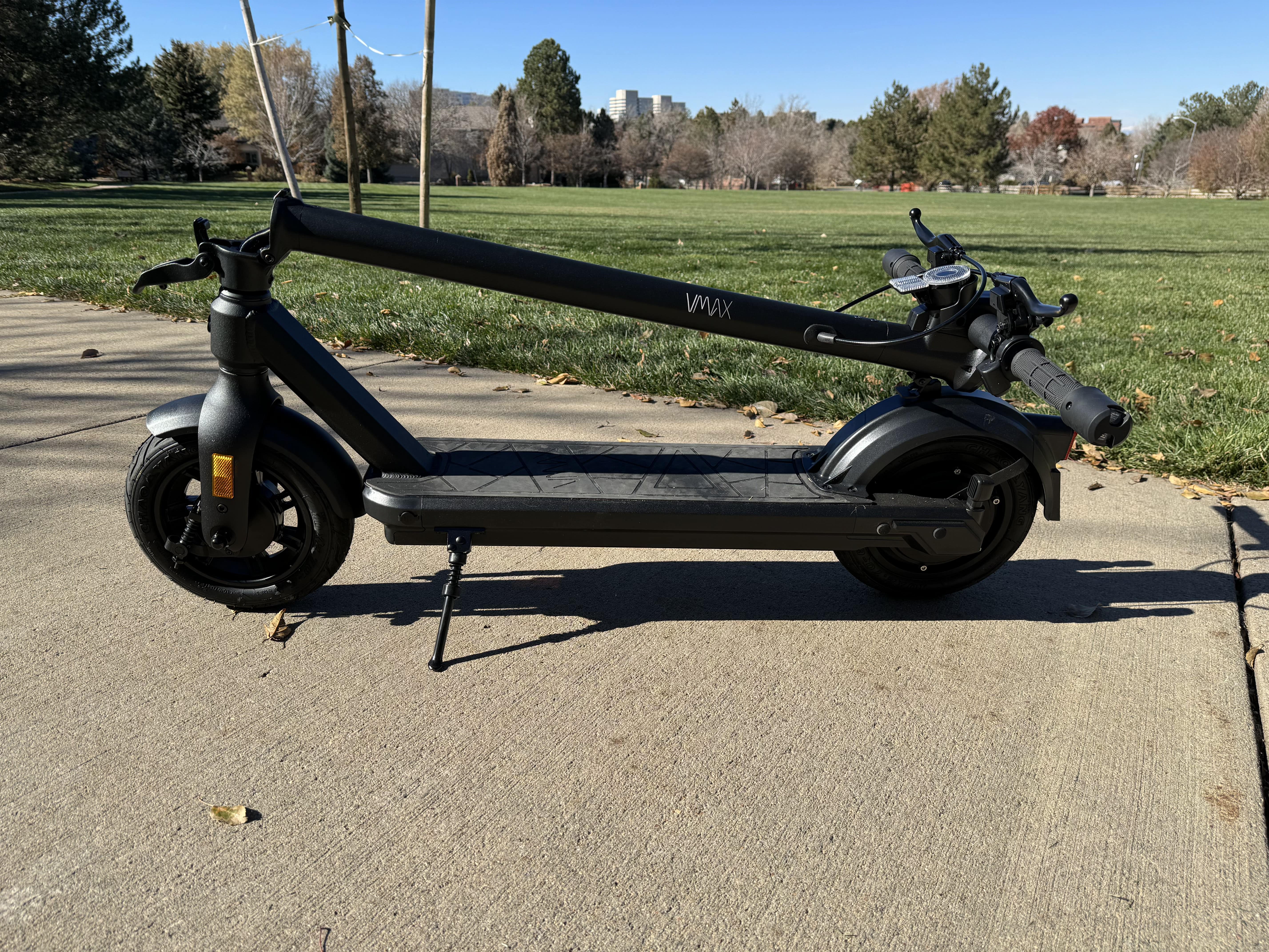 vmax-vx2-pro-electric-scooter-review-swiss-precision-for-stylish-commuting-in-the-usa-9