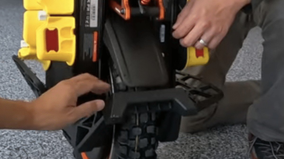 2024 InMotion V14 Adventure inmotion-v14-adventure-review-3