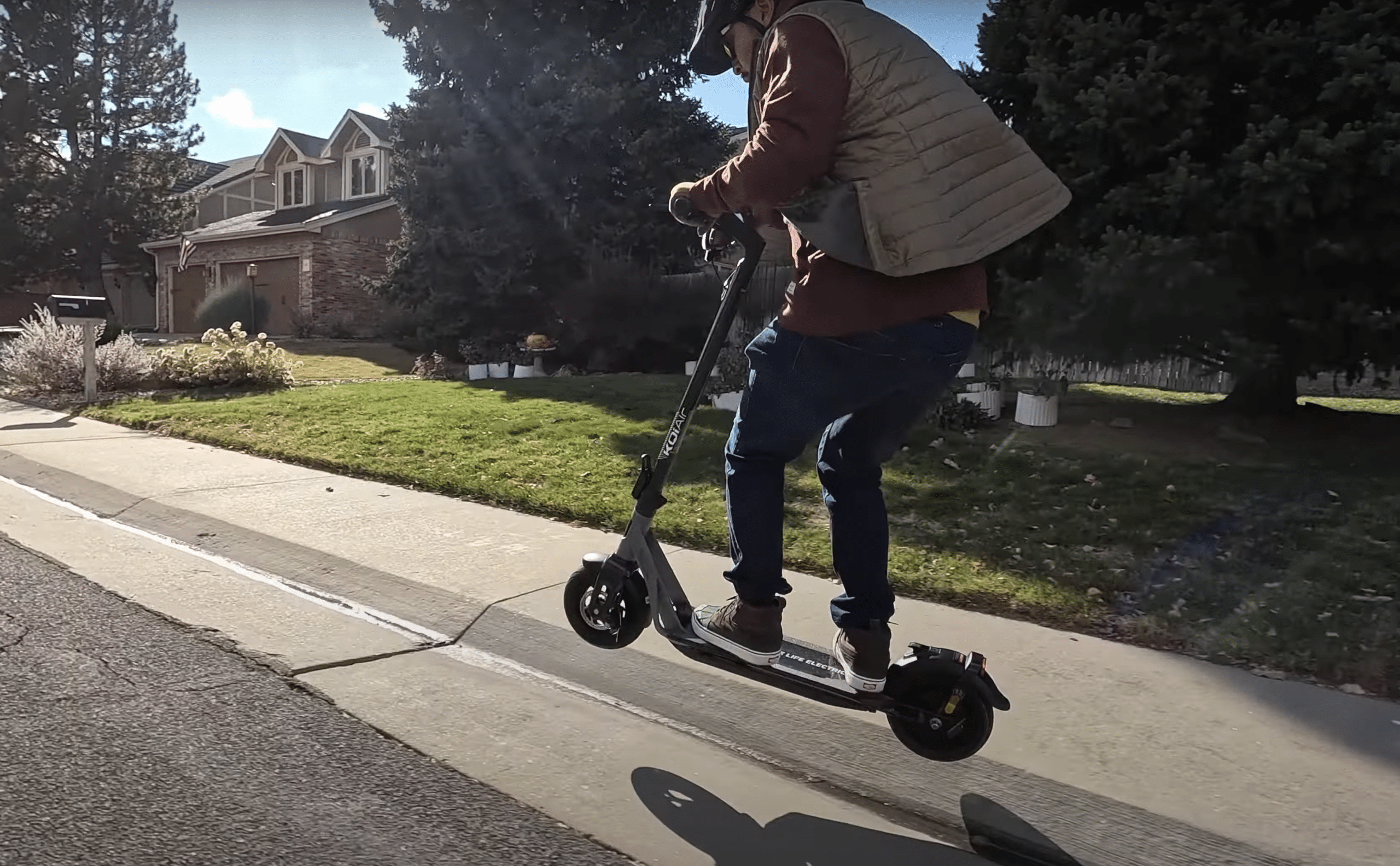 niu-kqi-air-the-best-lightweight-electric-scooter-yet-4