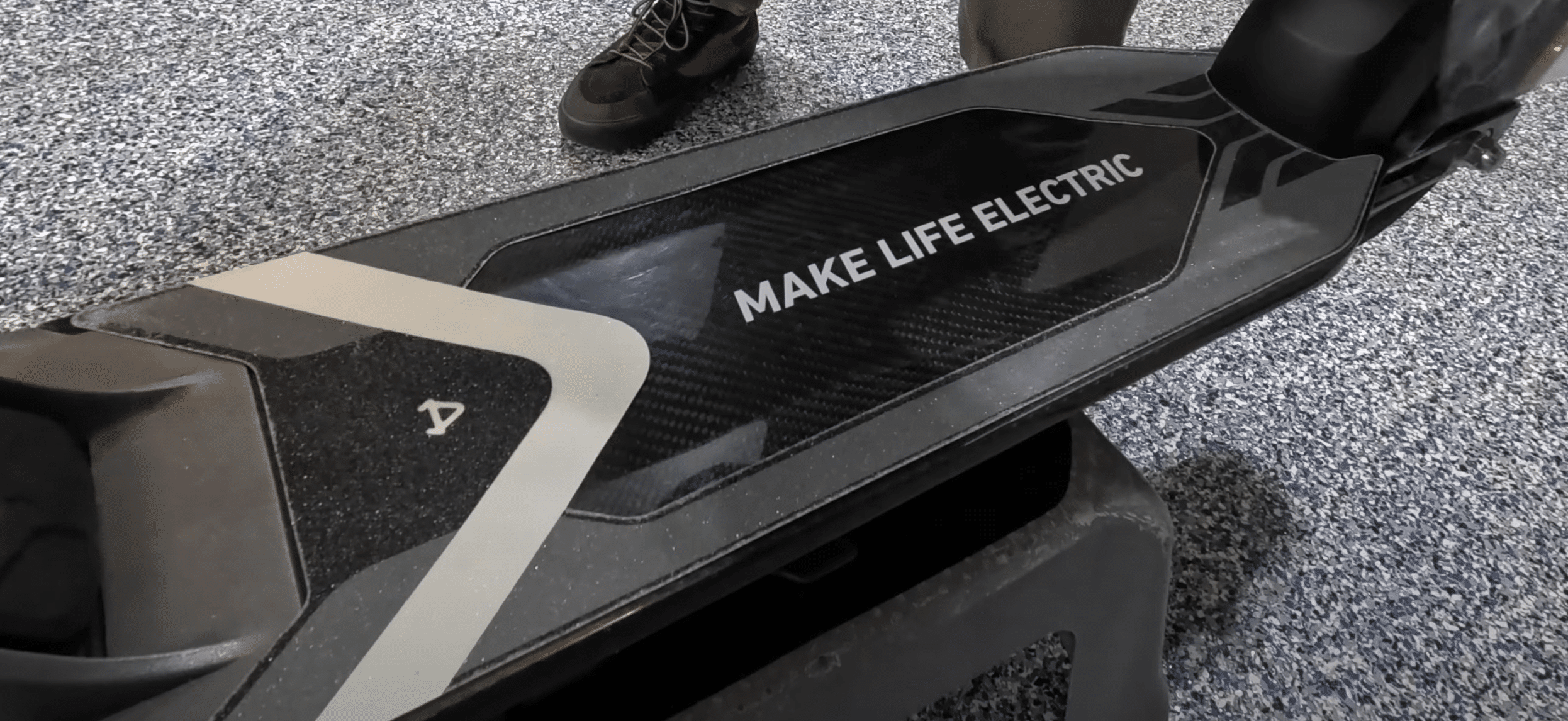 niu-kqi-air-the-best-lightweight-electric-scooter-yet-7