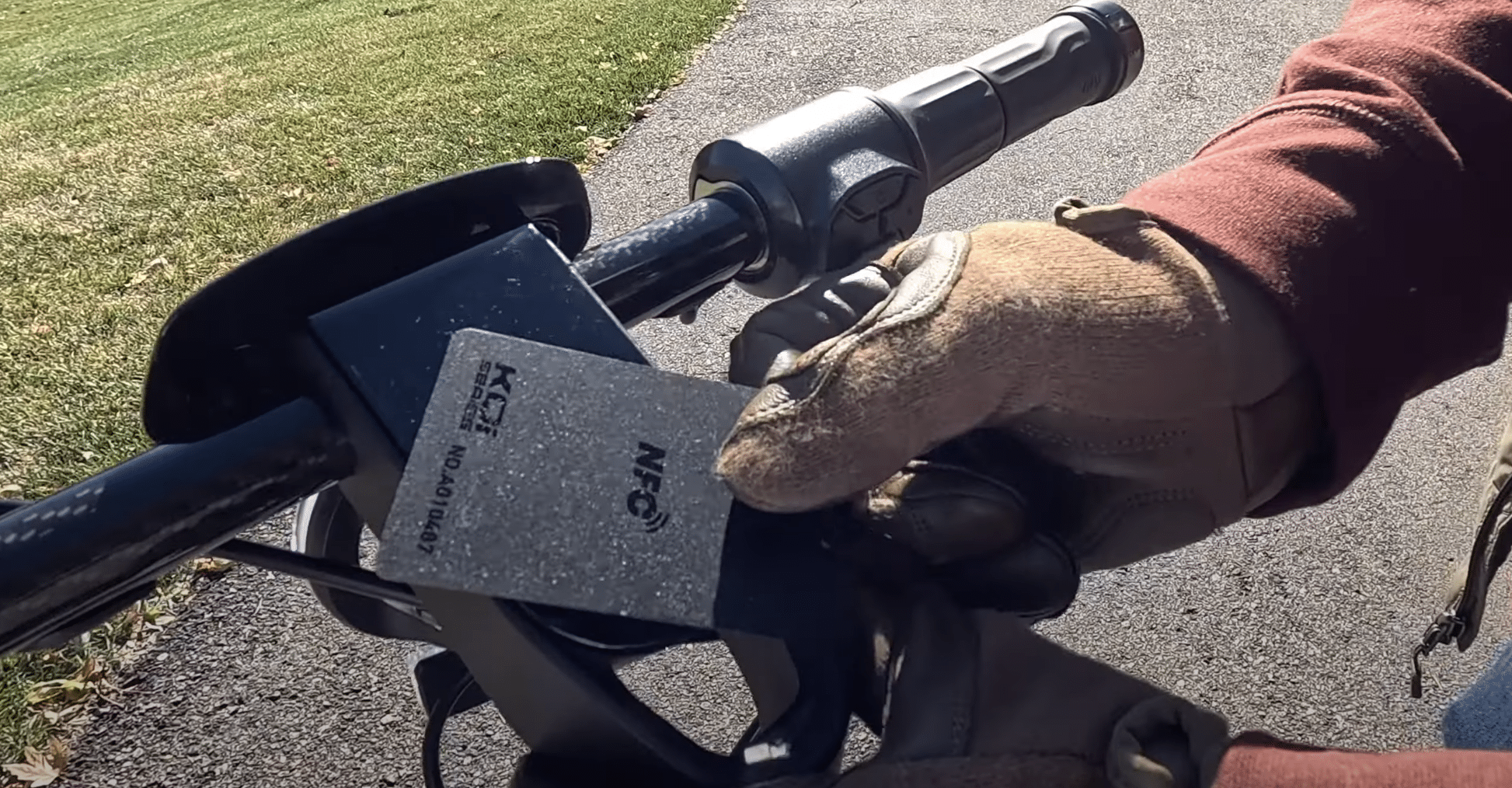 niu-kqi-air-the-best-lightweight-electric-scooter-yet-10