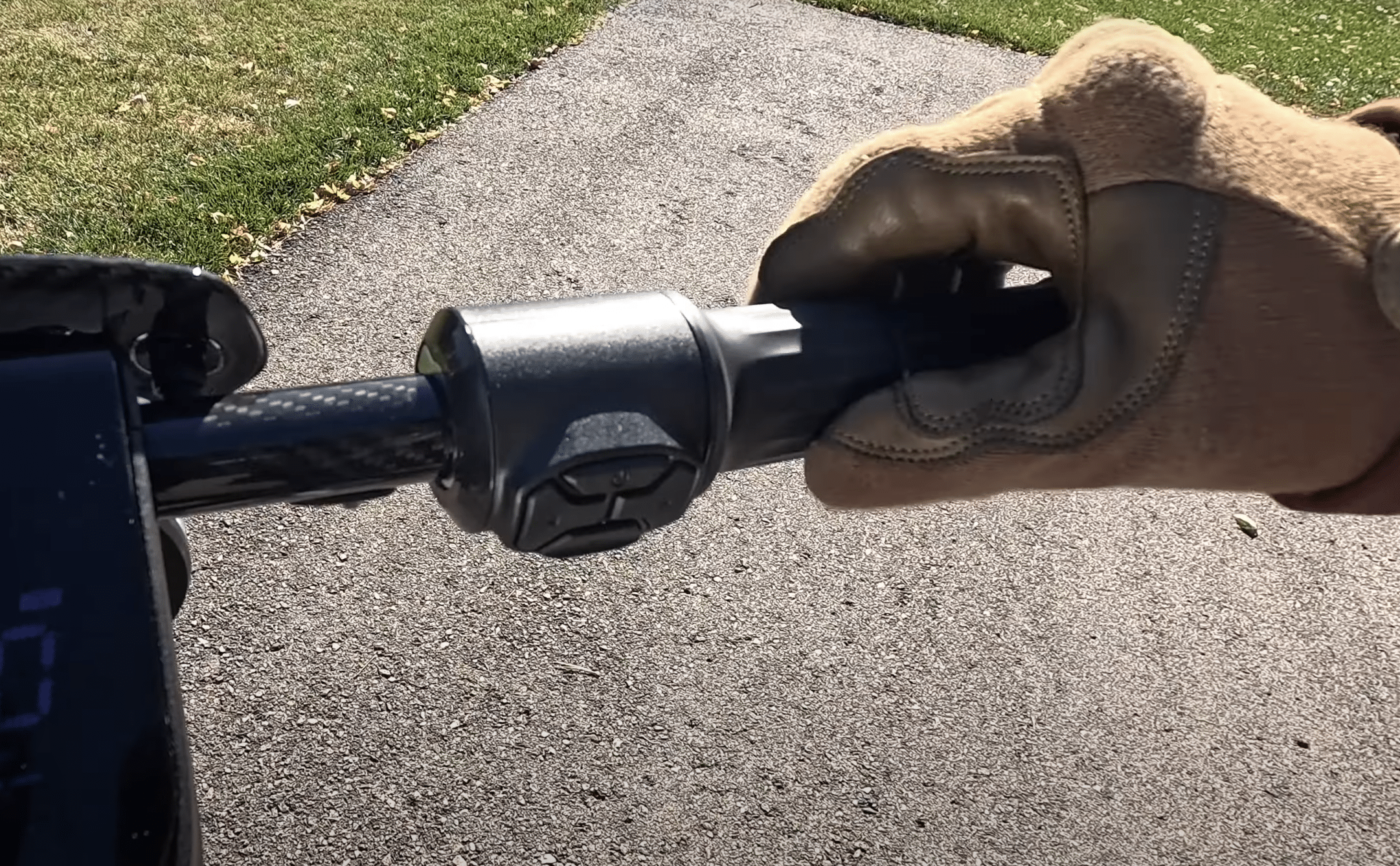 niu-kqi-air-the-best-lightweight-electric-scooter-yet-11