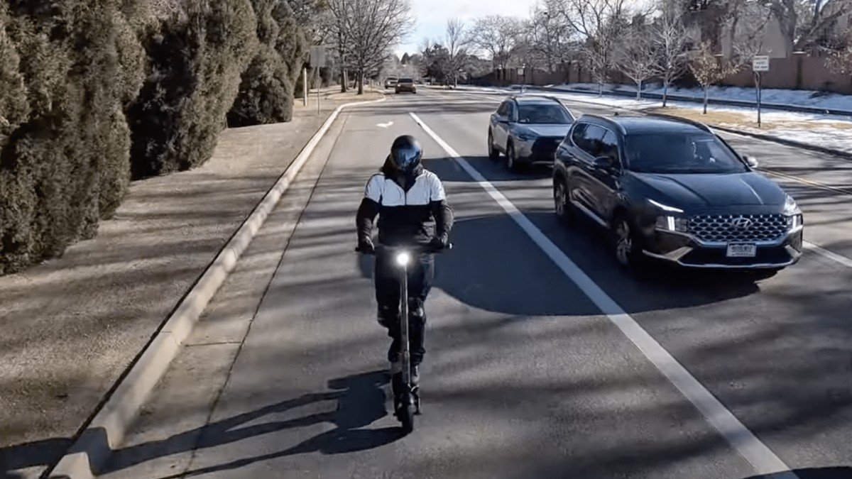 2023 Apollo City 2023 Dual Motor apollo-city-2023-review-16