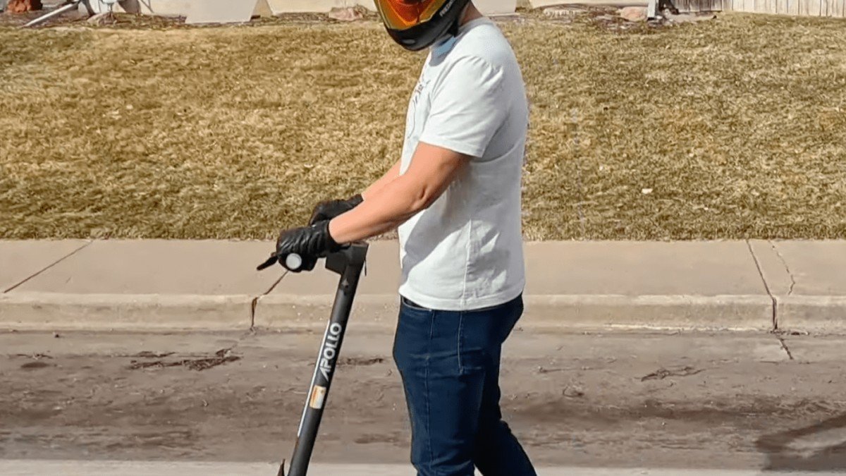 2023 Apollo Go apollo-go-electric-scooter-review-12