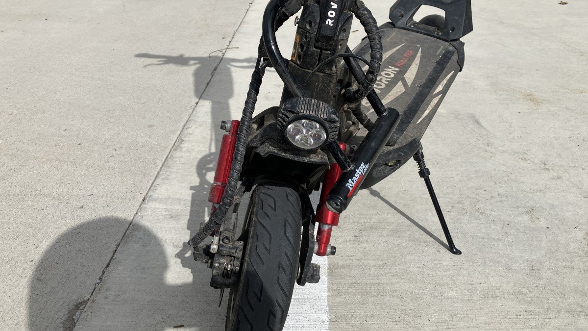 2023 Rovoron Kullter Luxury Front Tire Fork Detail