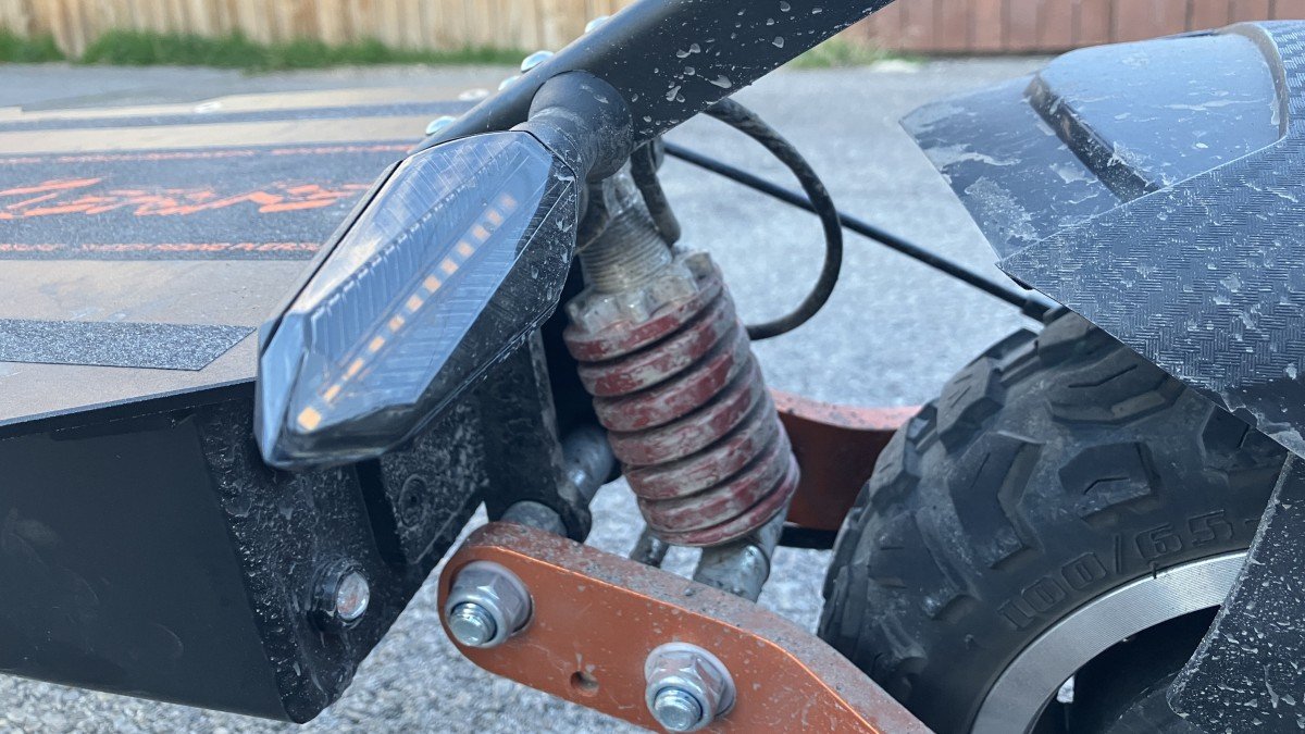 2023 Zondoo ZO01 Plus suspension spring detail