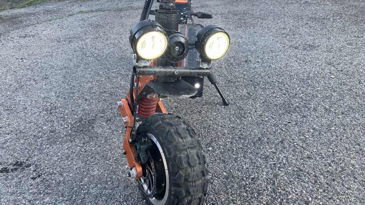 2023 Zondoo ZO01 Plus front headlights