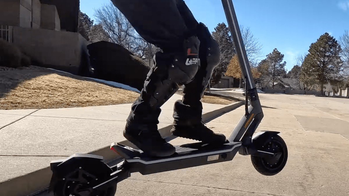 2024 Punk Rider Pro punk-rider-pro-electric-scooter-review-5