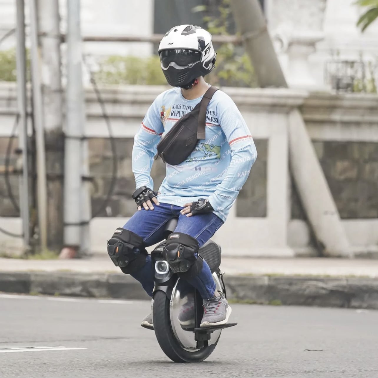 Electric Unicycle (EUC) – 5 Benefits Of Seated Riding Vs Standing Riding