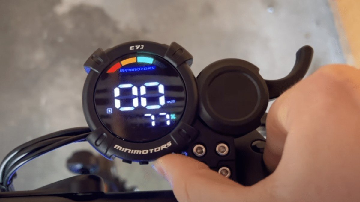 2024 Dualtron Mini Special Long Body speed display