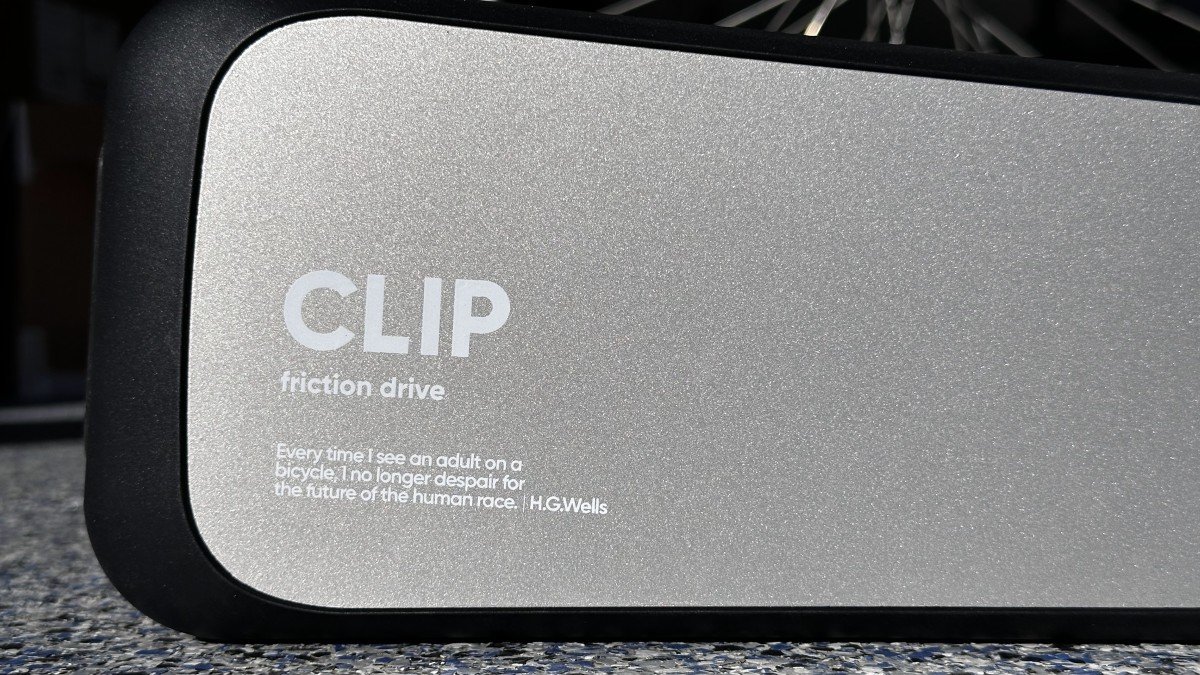 2024 Clip Clip brushed metal detail