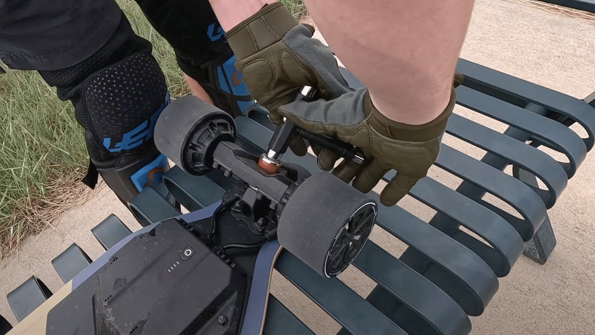2023 Meepo V5 meepo-v5-electric-skateboard-9