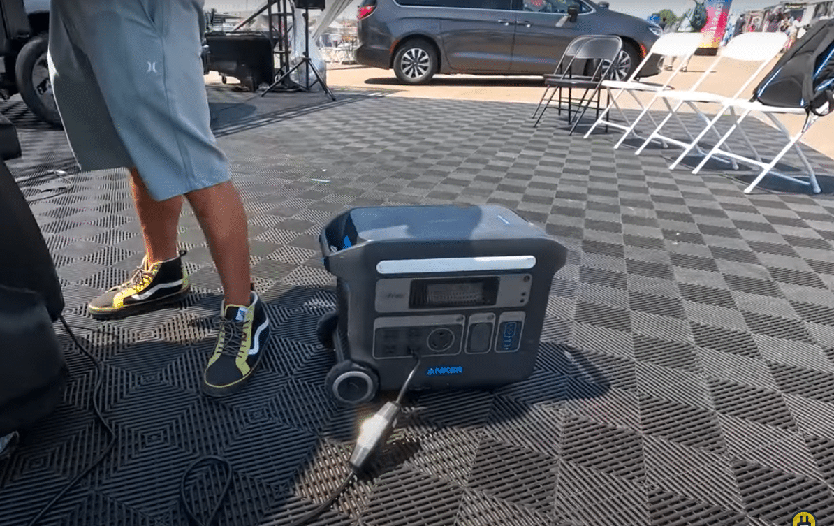 is-it-feasible-to-power-an-entire-electric-convention-with-portable-power-stations-anker-solix-f2000-1