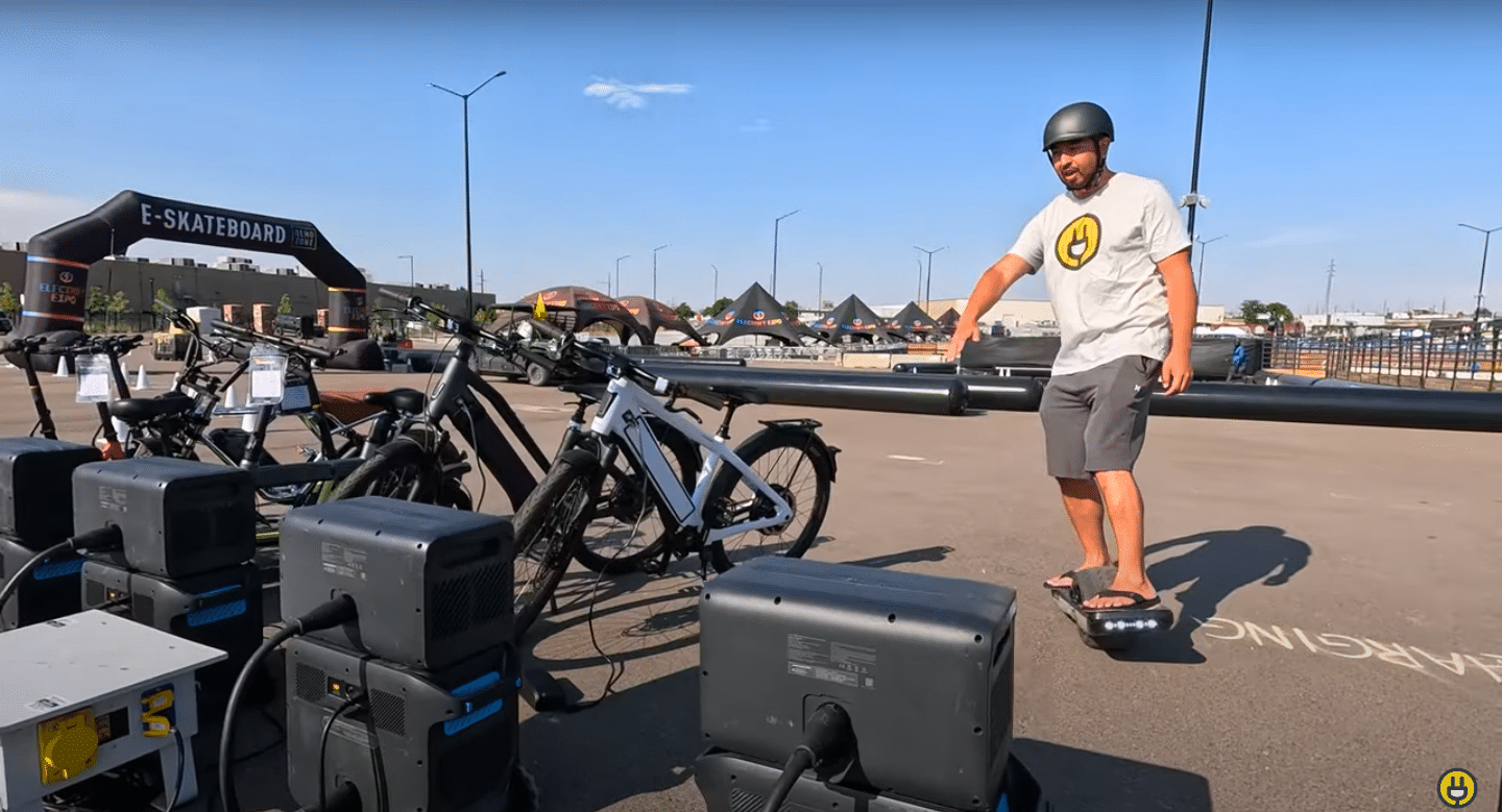 is-it-feasible-to-power-an-entire-electric-convention-with-portable-power-stations-anker-solix-f2000-5