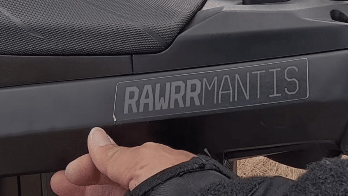 2024 Rawrr Mantis X battery detail