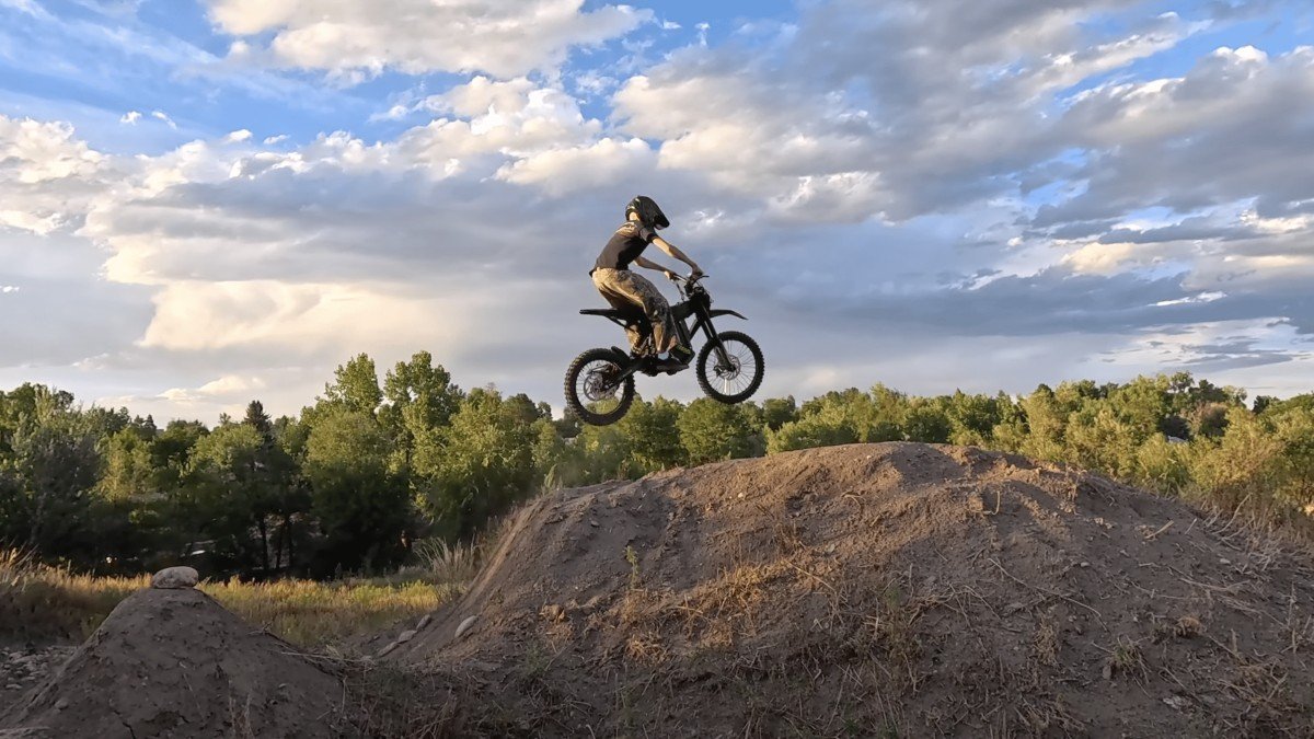 2024 Rawrr Mantis X dirt jump action