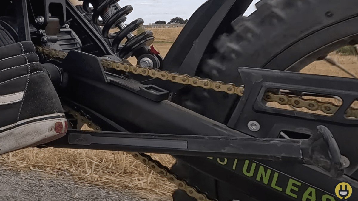 2024 Rawrr Mantis X chain drive detail