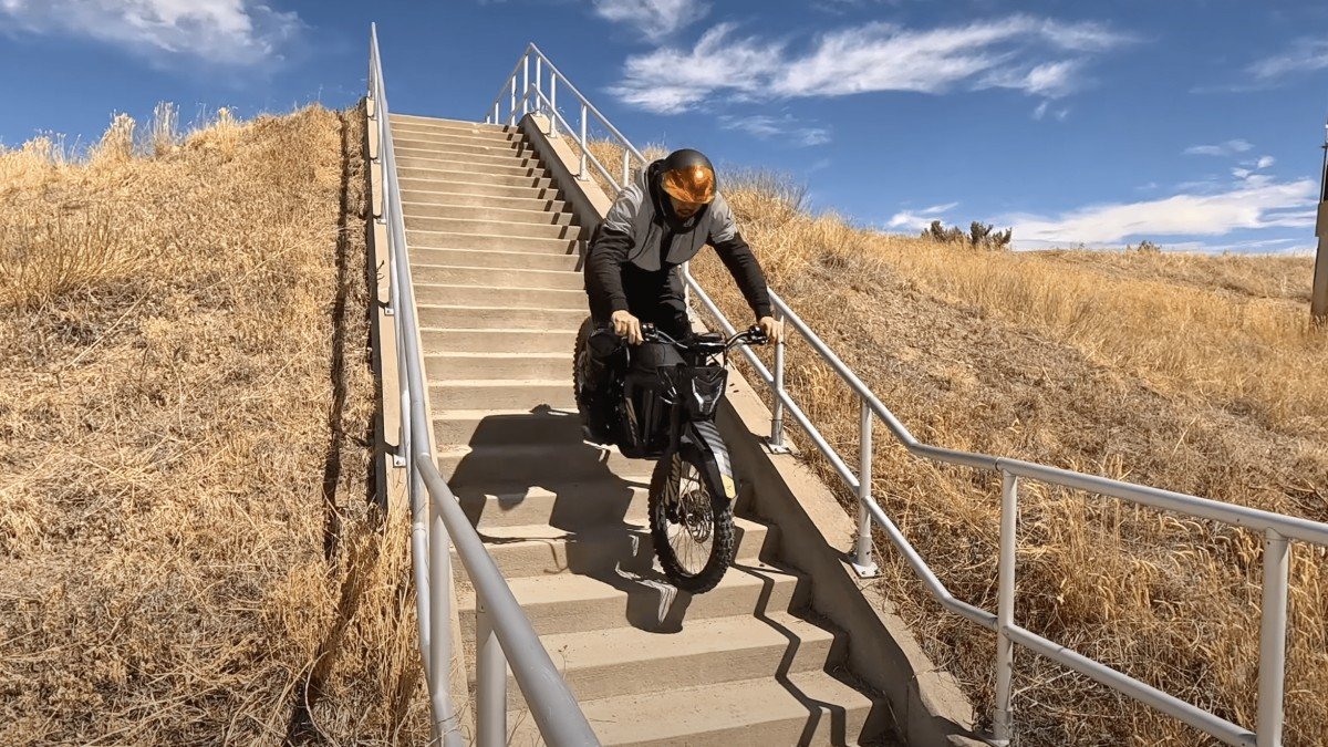 2024 Rawrr Mantis X stairs riding profile