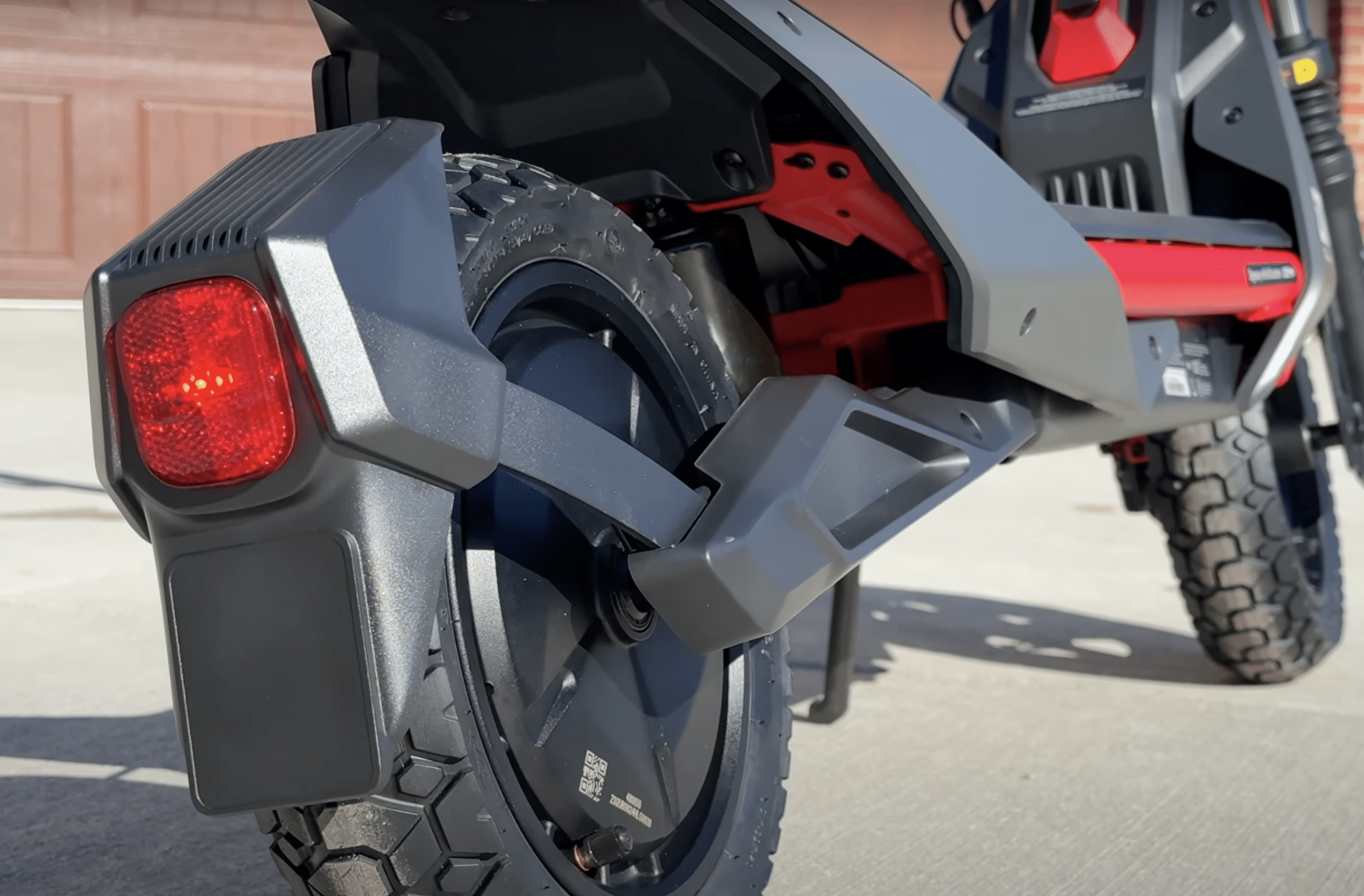 segway-zt3-pro-all-terrain-electric-scooter-2