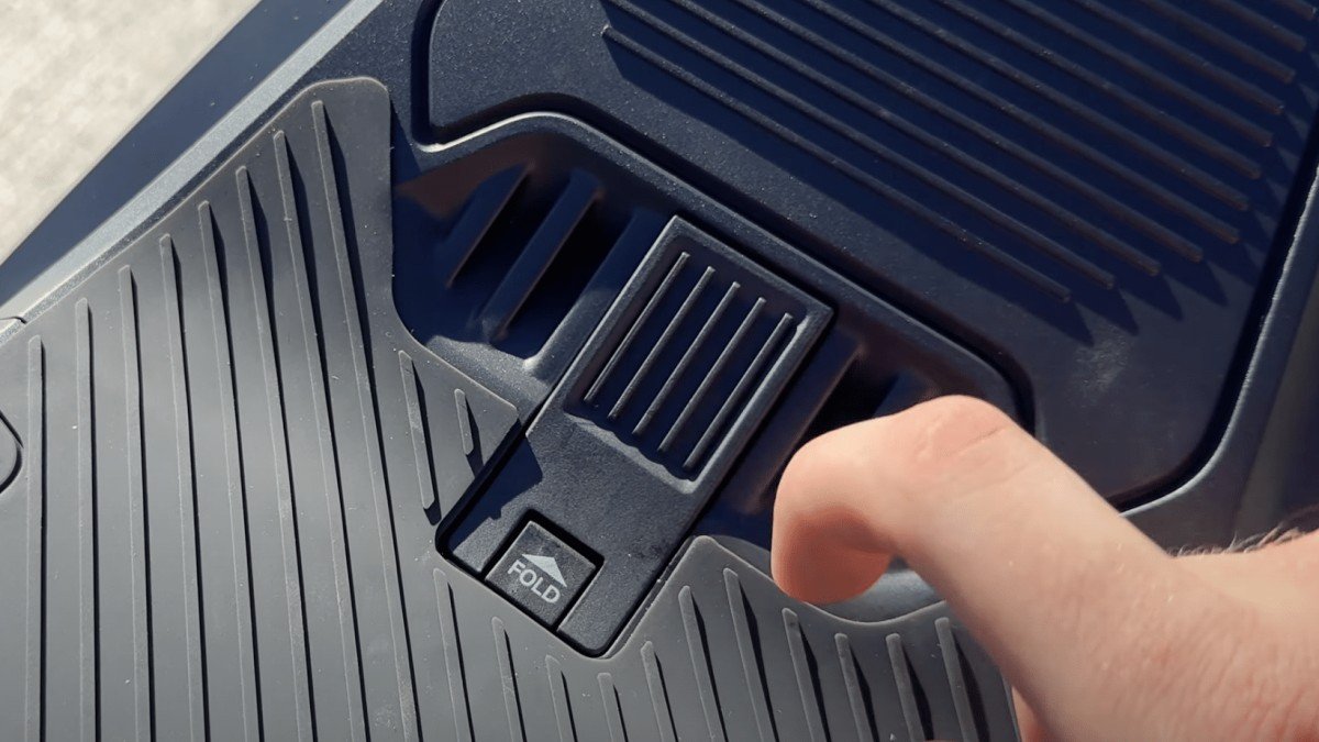 2024 Segway ZT3 Pro deck latch finger