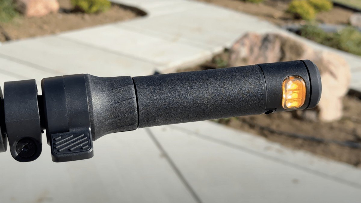2024 Segway ZT3 Pro handlebar grip detail