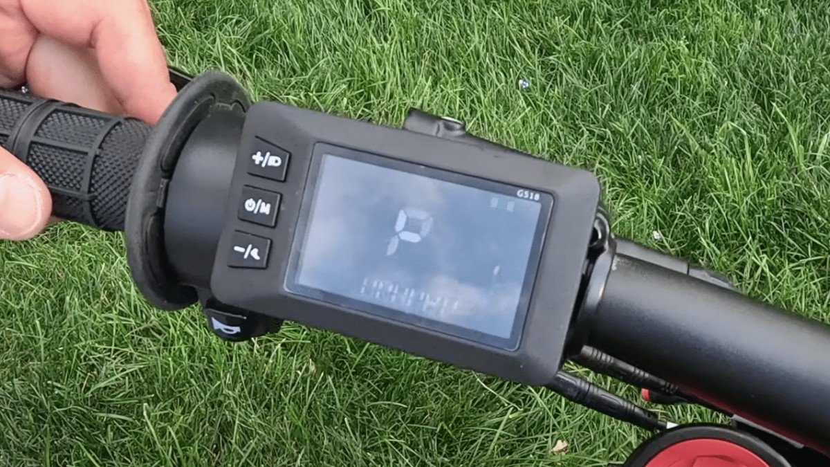 2024 Rawrr Mantis Mini handlebar screen display