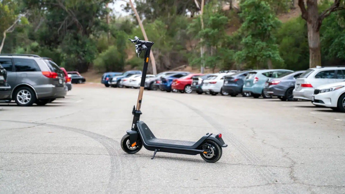 Navigating Electric Scooter Laws: Where You Can (and Can’t) Ride