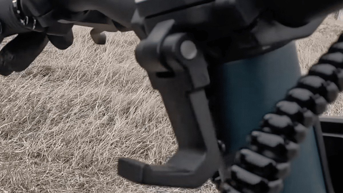 2023 Gotrax GX3 latch detail