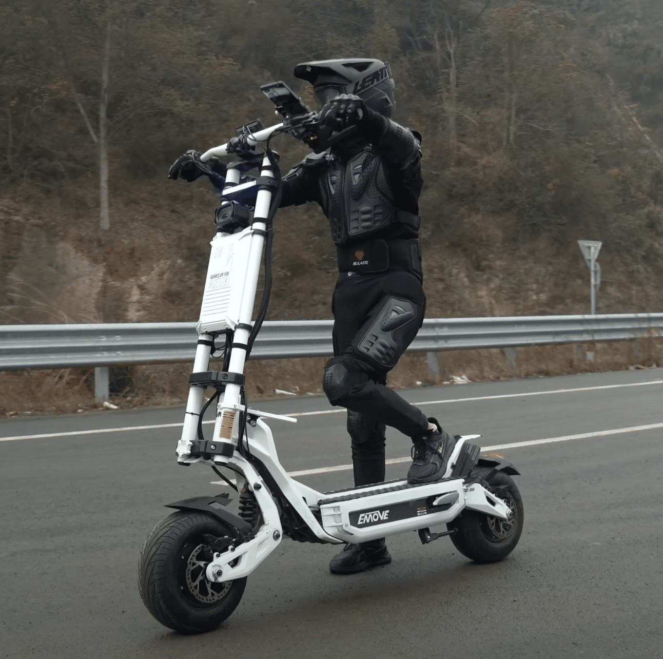 EMOVE Daytona: A New HyperScooter From Voro?