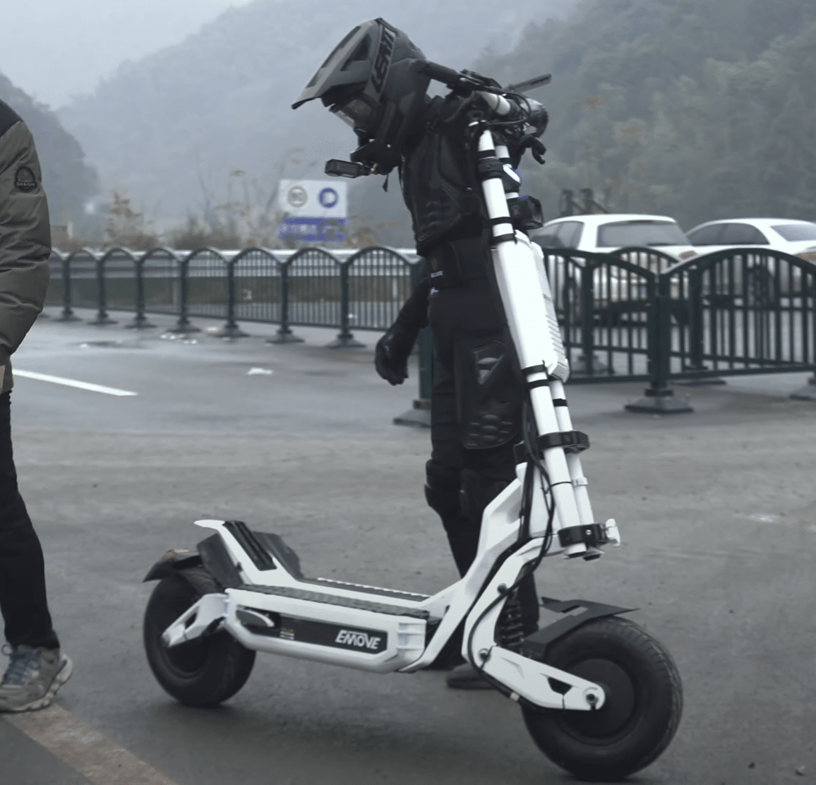 emove-daytona-voro-motors-new-hyperscooter-2