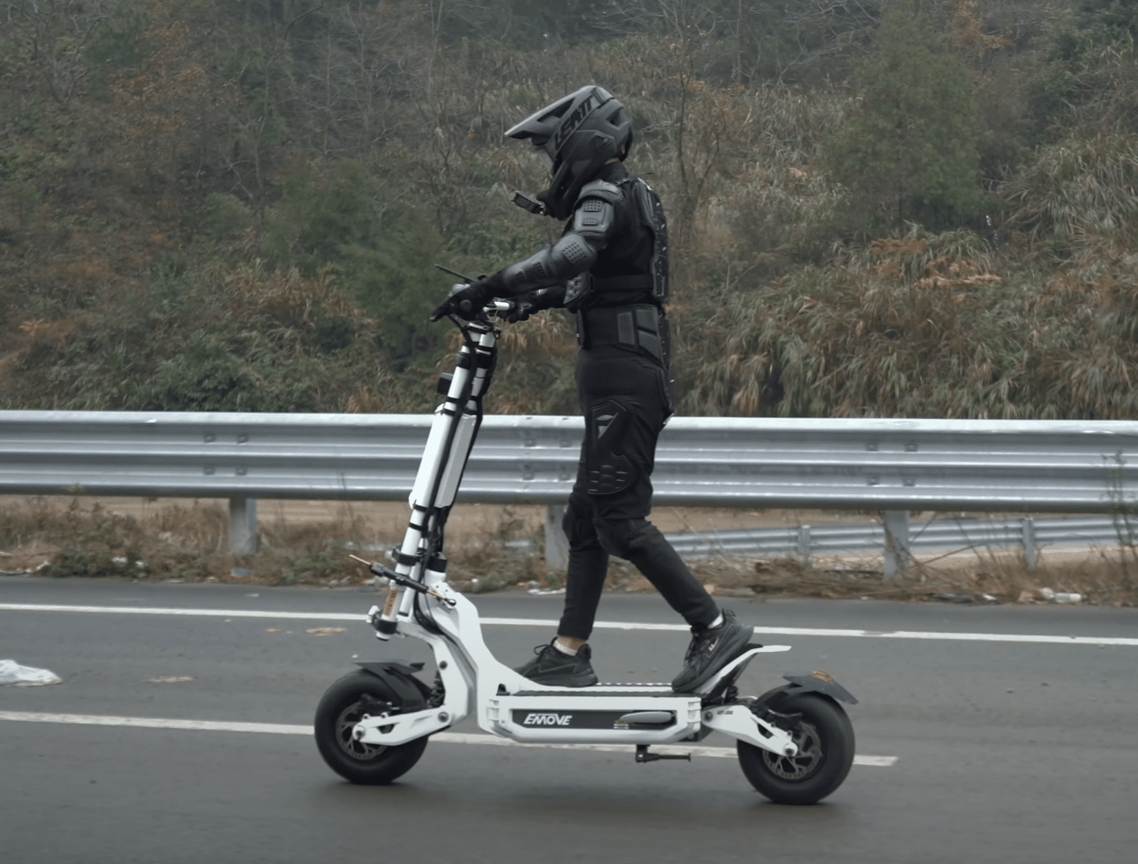 emove-daytona-voro-motors-new-hyperscooter-5