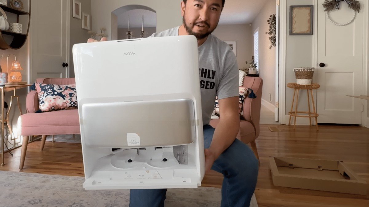 2024 MOVA P50 Pro Ultra vacuum dock profile