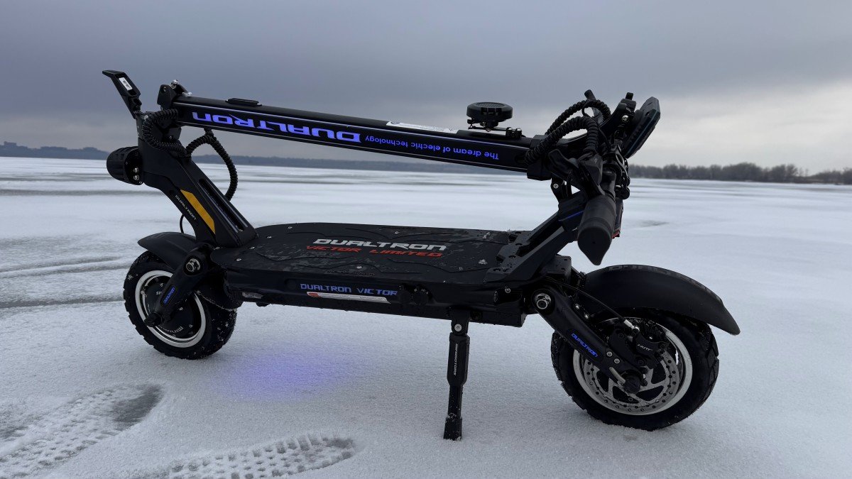 2025 Dualtron Victor Limited Full Side View Snow