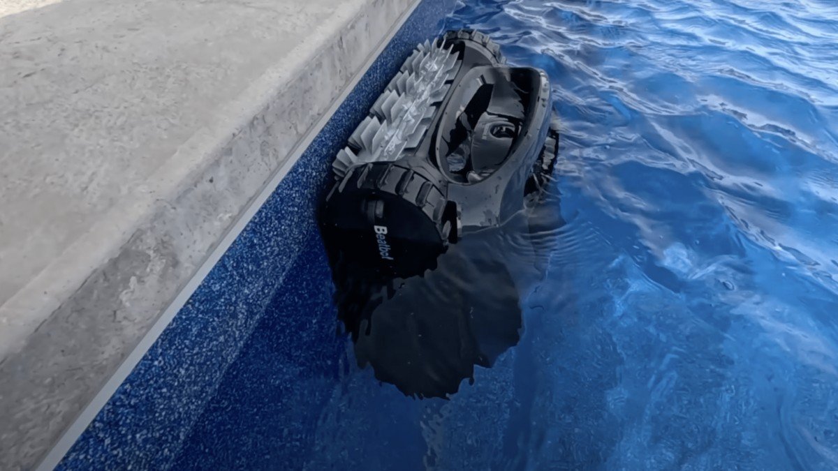 2024 Beatbot AquaSense 2 top view waterline clean