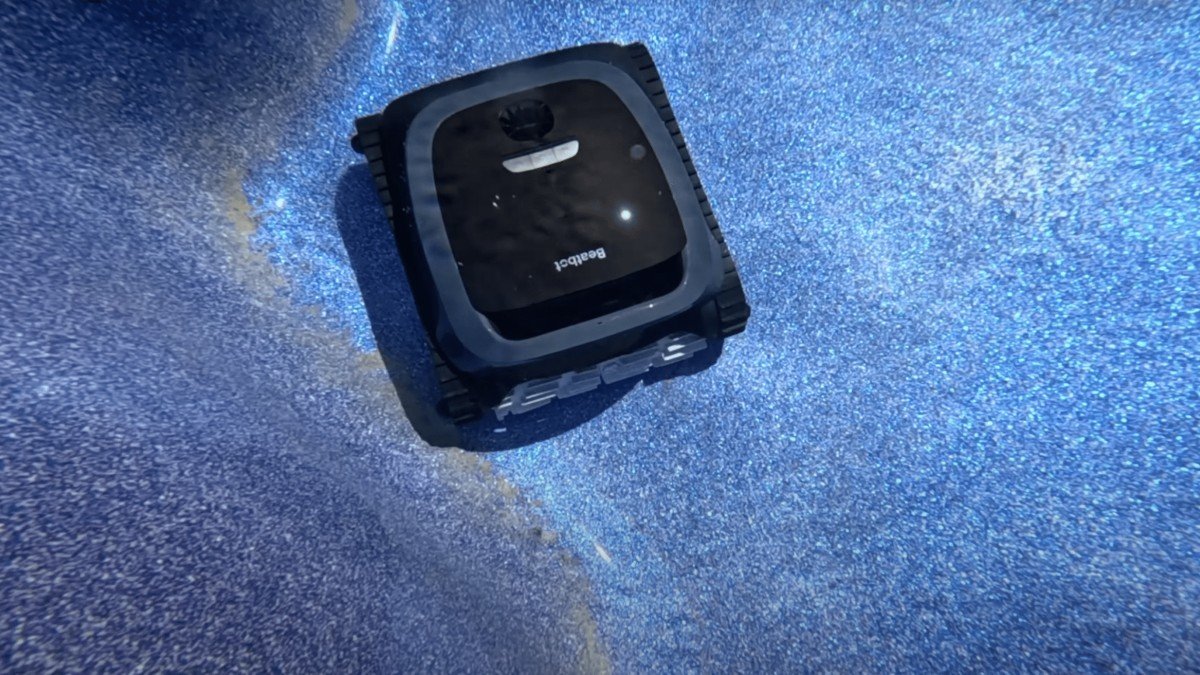 2024 Beatbot AquaSense 2 cleaner underwater floor