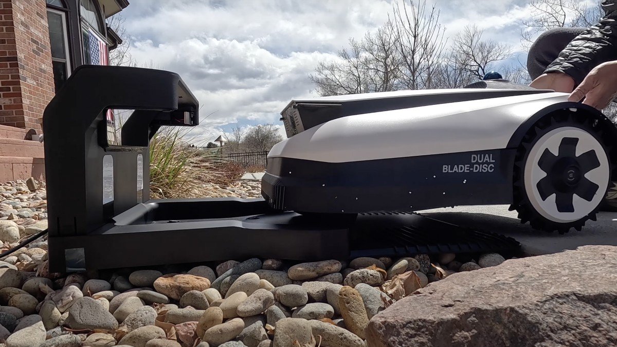 2025 Ecovacs GOAT A3000 LiDAR ecovacs-goat-a3000-2