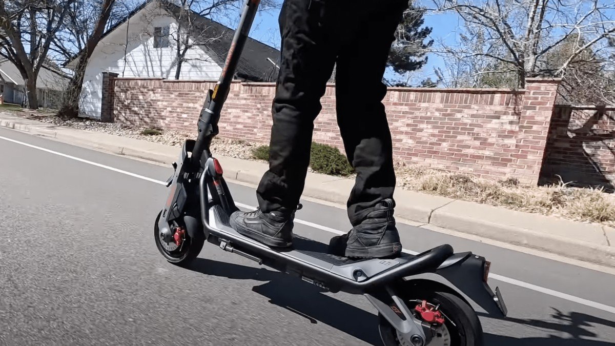 2024 Segway GT3 rider deck side profile