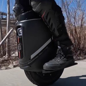 inmotion-v9-best-beginner-wheel-0