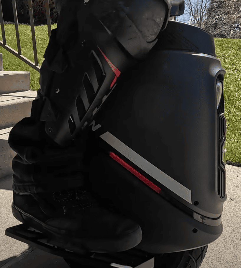 inmotion-v9-best-beginner-wheel-3